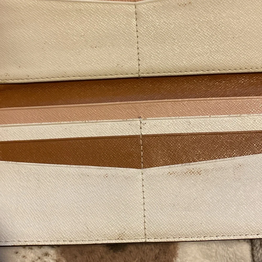 Michael Kors Wallet - Picture 3 of 10